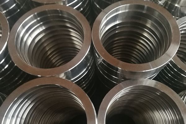 Jakie są zastosowania filtrów metali w polu przemysłowym?